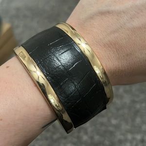 Women’s bracelet